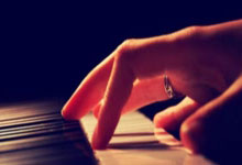 雷火电竞平台-当紫金军团遇上日耳曼战车：一场改写体育商业版图的跨界烽烟