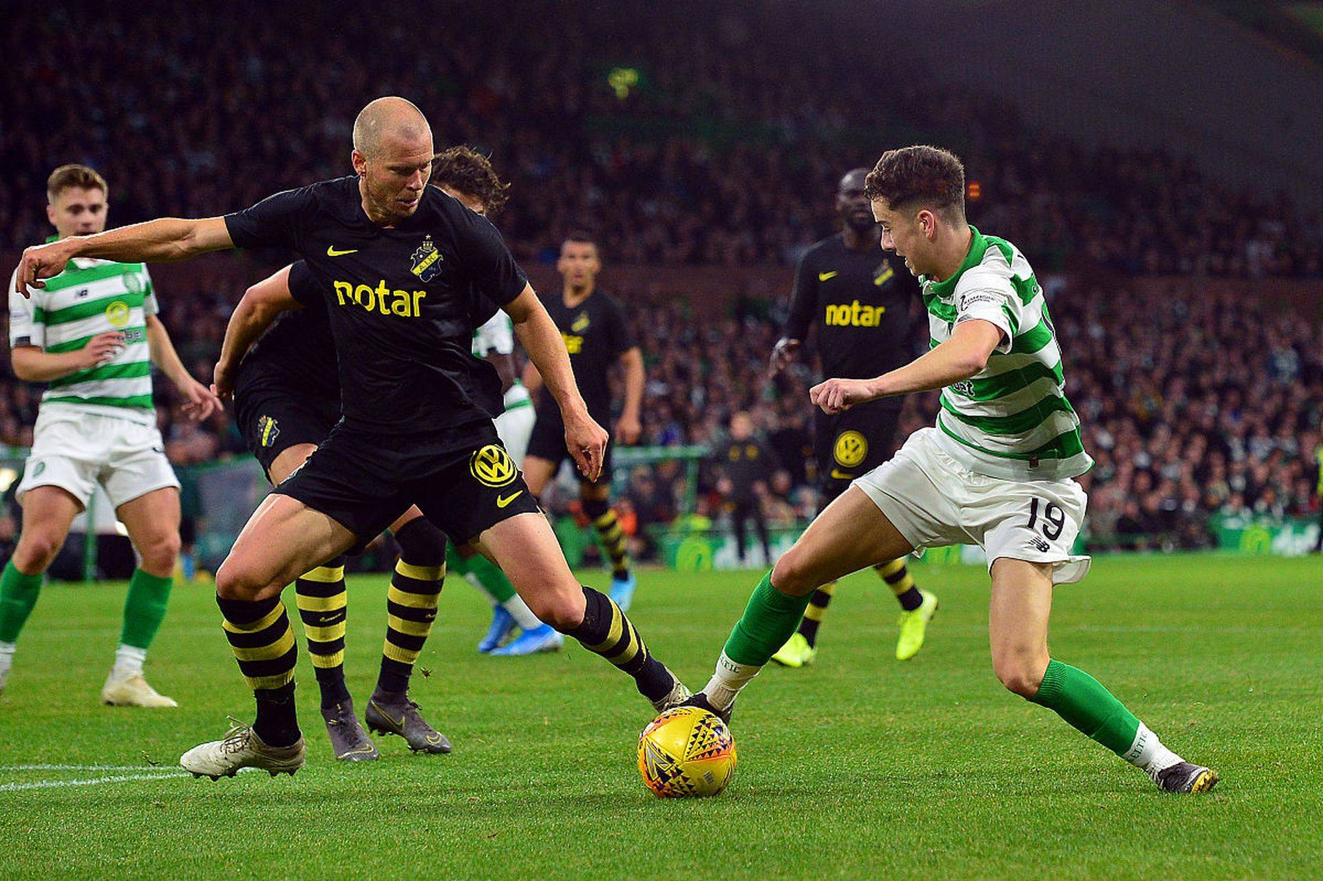 雷火电竞简介-关于球队势均力敌，谁能占据赛场上的主导地位？的信息