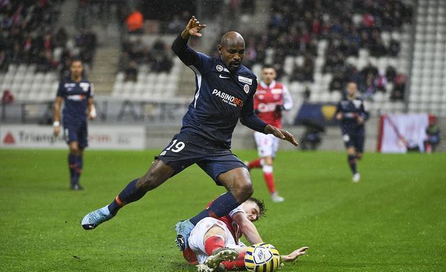 关于兰斯主场战平亚眠，争夺一分的信息