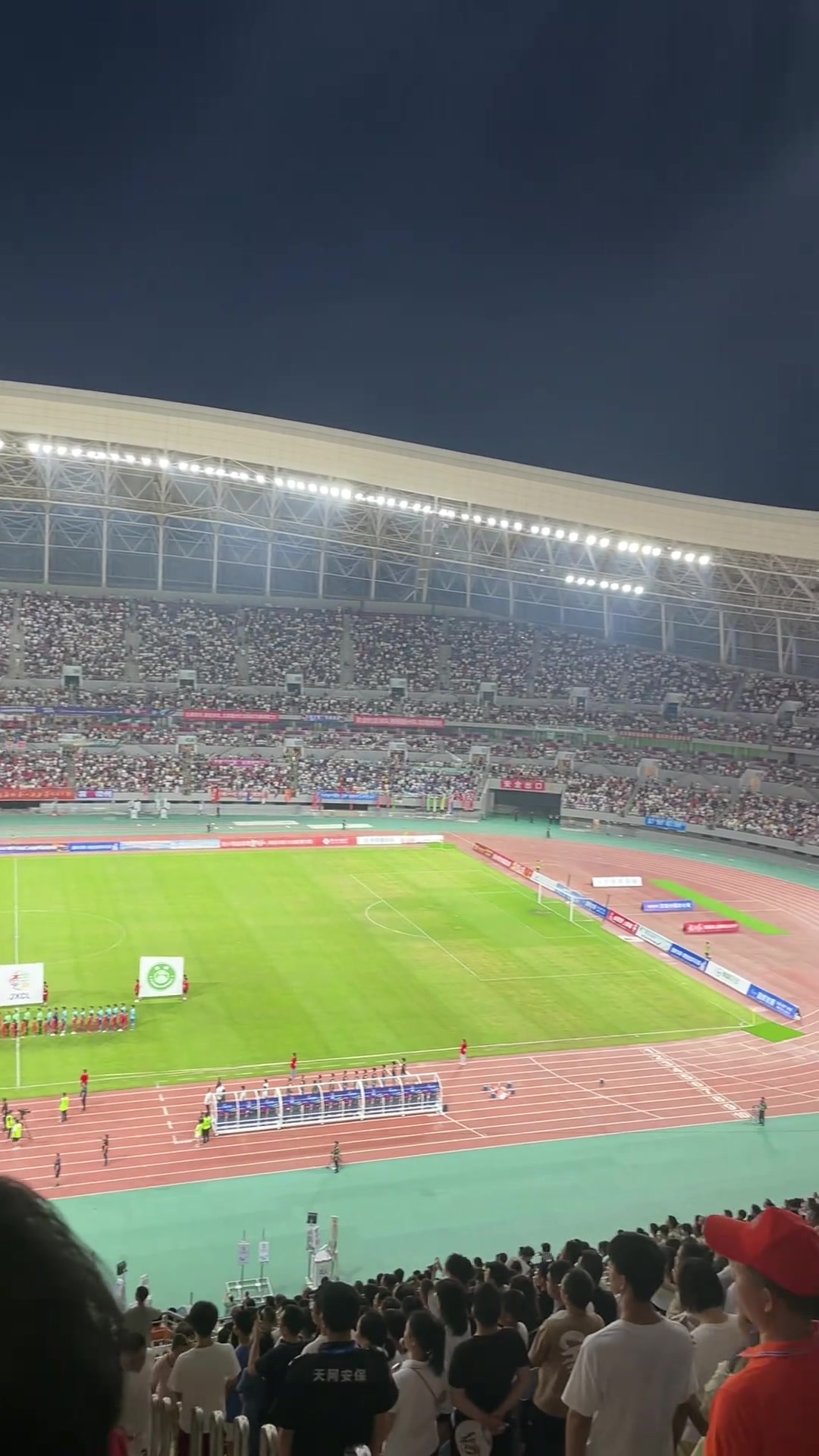 雷火电竞入驻-足球对阵再次打响，球迷热情高涨的简单介绍