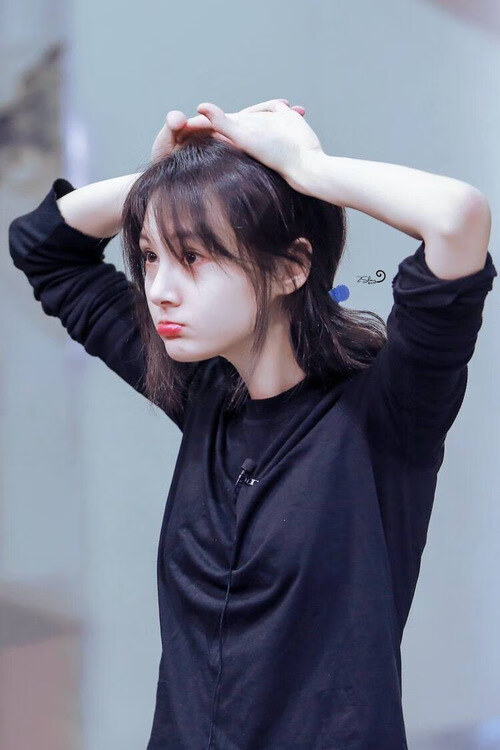 米切尔的孤星闪耀与勇士的团队铁幕，个人英雄主义淹没于防守洪流