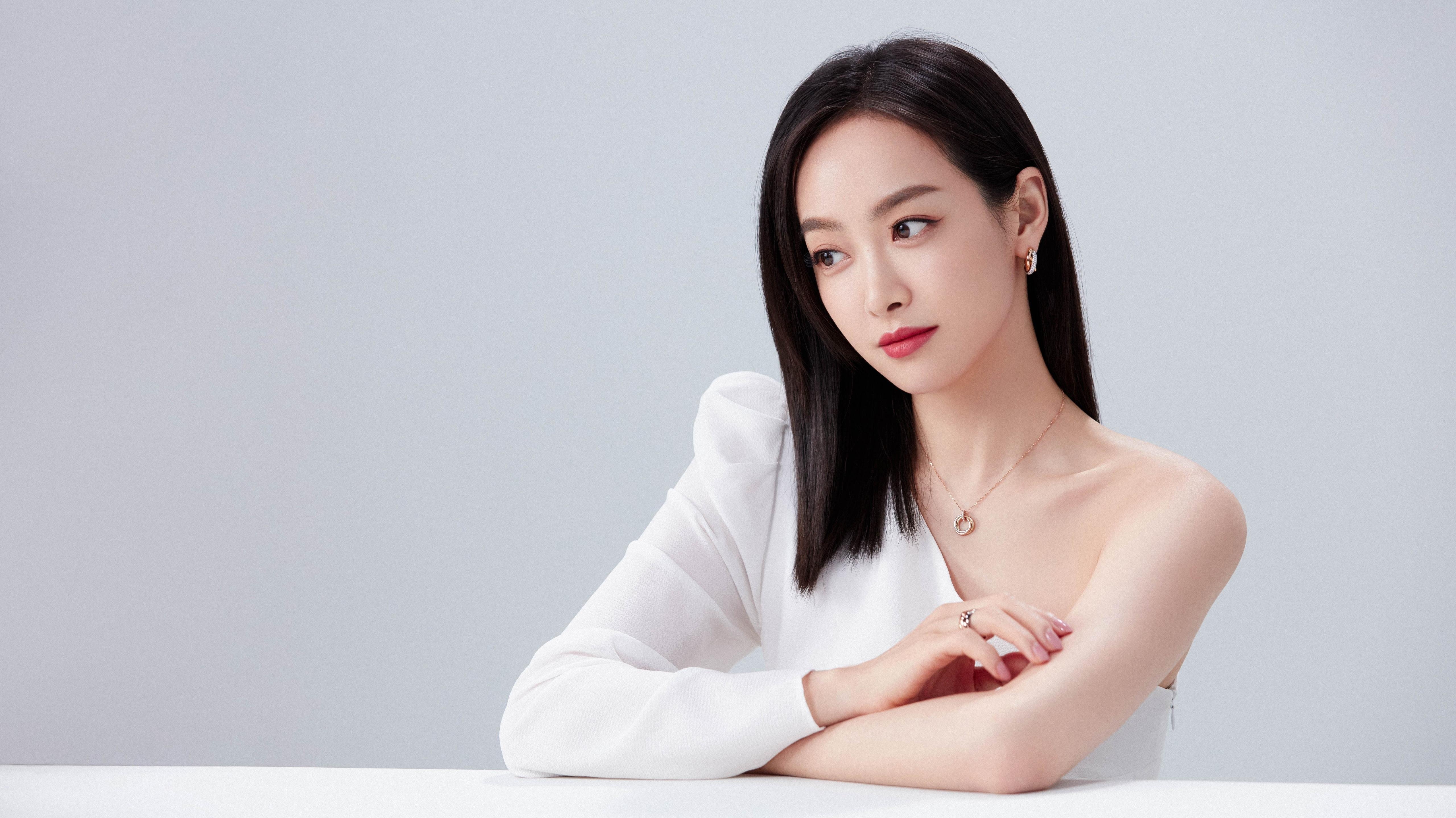 北京时间凌晨三点的平行宇宙，当F1轮胎呼啸碰上勒布朗绝杀